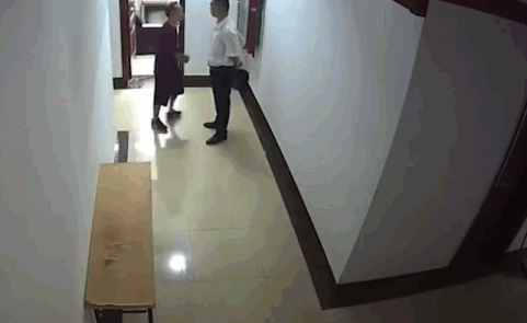 【每日平安152】物业纠纷气功对决民警认定无接触,小贼选择吉日登记领证途中被抓获